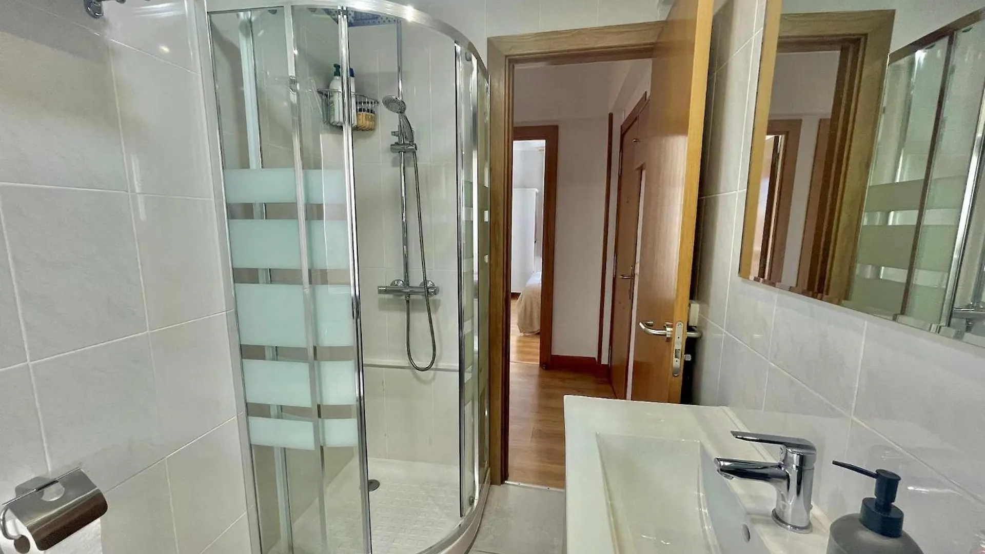 Ostadar Etxea Centrico Apartamento Reformado Бермео